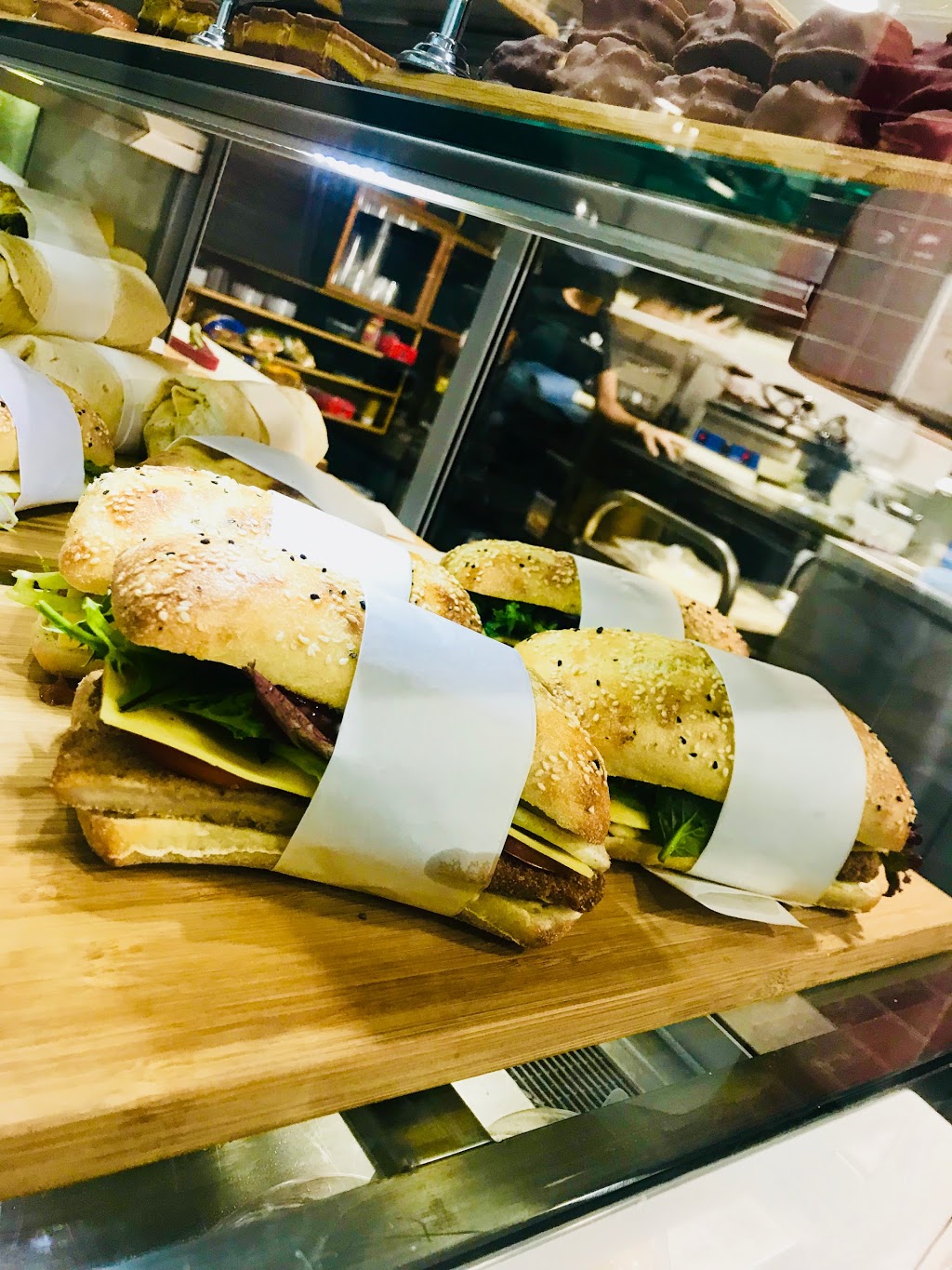 Under Offer Must be Quick 5 Day Cafe Under Semi Management North