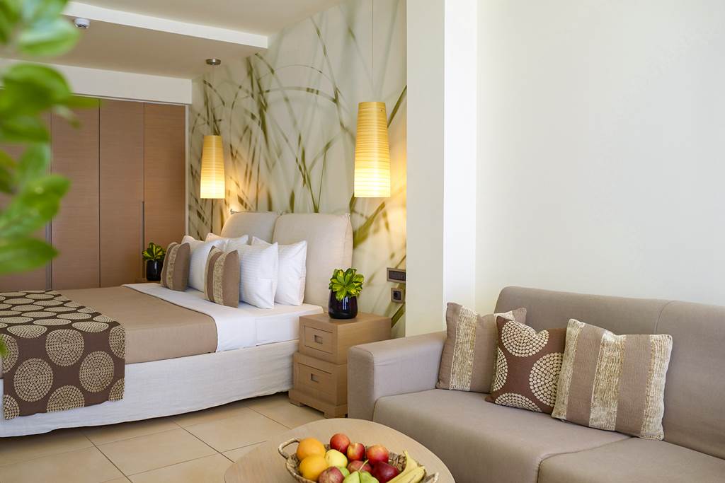 RHO_83378_Ixian_Grand_&_All_Suites_0422_01.jpg
