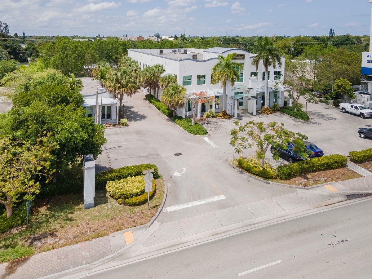 Real estate property located at 3625-3627 W Broward Blvd, Lauderhill, FL