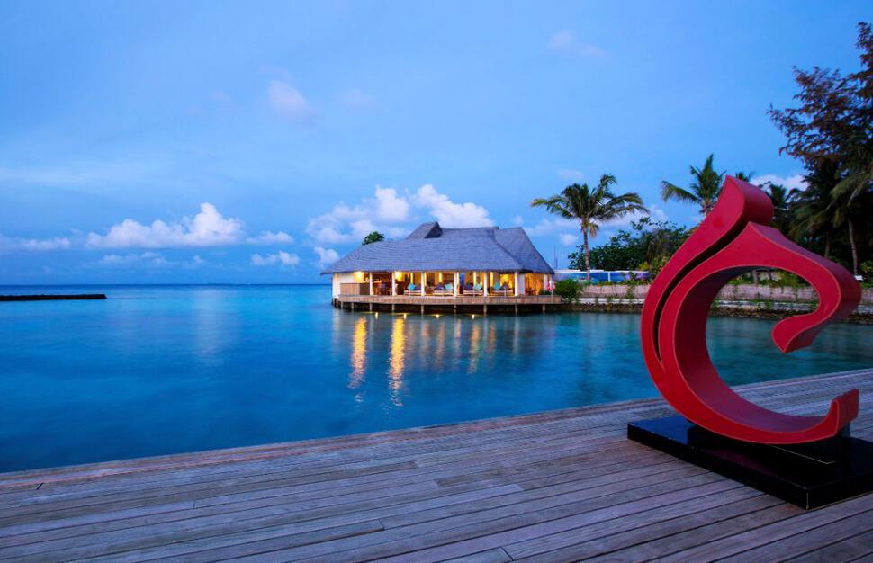 Centara-Ras-Fushi-Resort-Spa-13.jpg
