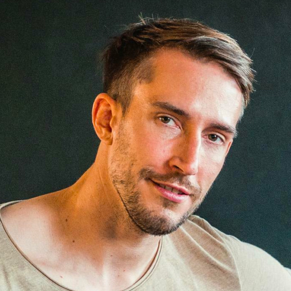 Carlo Szelinsky // Co-CEO & Founder @ appLike Group