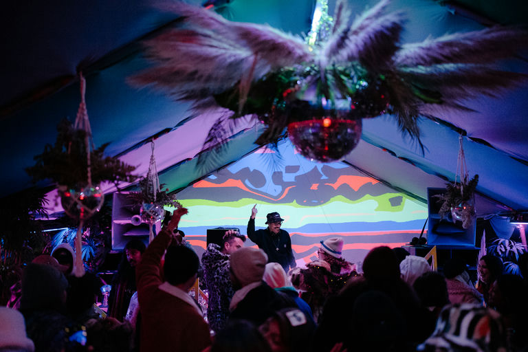 228. UW-23-@stefman_-02367-(Castillo, Crowd, Monday, Renegade Stage).jpg