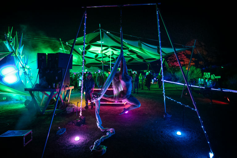 200. UW-23-@stefman_-00645-(Crowd, Long Exposure, Reacola, Sunday, Umbrella Stage).jpg