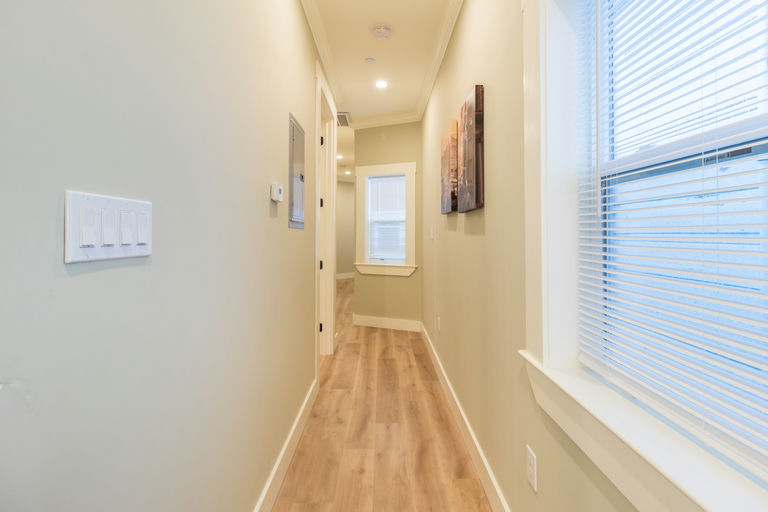 More Images - Image 3