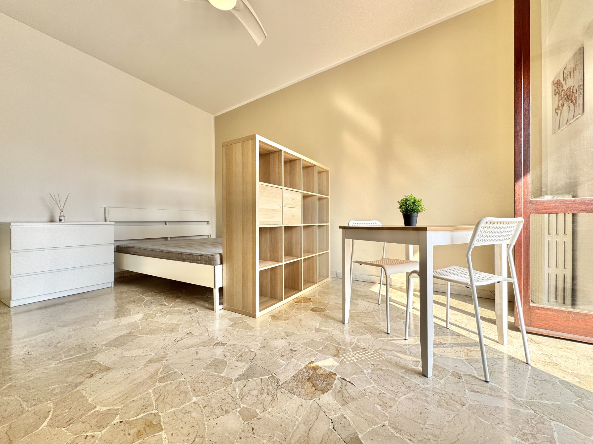 Stanza con balcone – Affori Nord, Milano