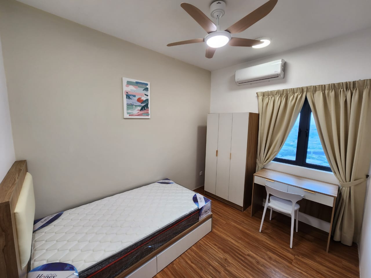 MUJI MEDIUM ROOM with View-0