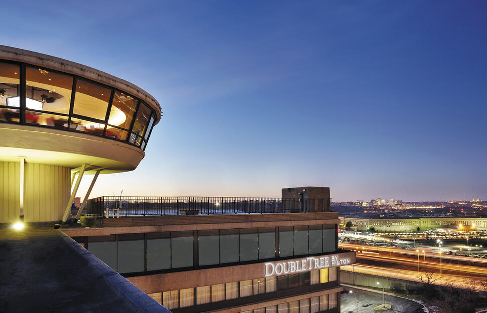 Doubletree-Hotel-Crystal-City-1.jpg