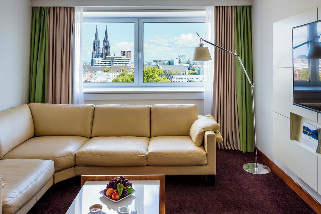 CGN_82936_Pullman_Cologne_0321_04.jpg