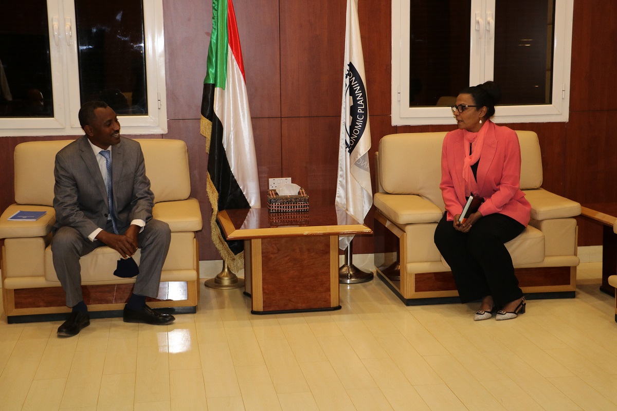 وزير المالية والتخطيط الاقتصادي توجه بتامين انظمة الوزارة عبر شهادات المصادقة الالكترونية