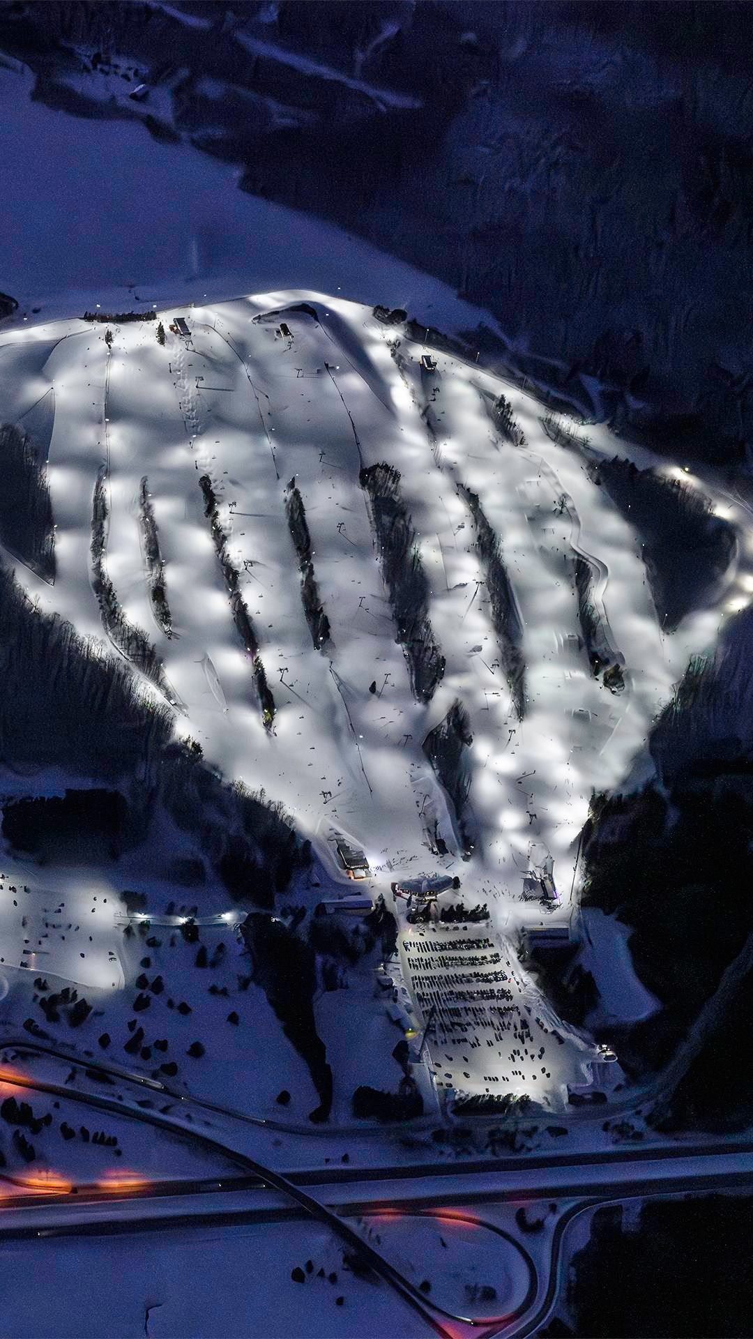 Mount St Louis Moonstone - Luxury ski hotel gallery image 6 showing alpine architecture, interior design, or mountain views