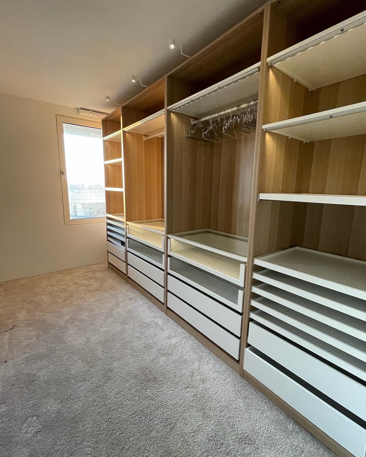 img of https://v5.airtableusercontent.com/v3/u/51/51/1774440000000/W6zmf-bNm-oEPoLN9vgipw/K7DNLhWOSe4s3lWTKGTig2XWmpwIxmGRqxA1J35b8bEhxmdwH0Fu0Crw4itLJ91U6ES5GCfOxZlQr-xUv5h-OK3KZ2KuuNKKfDPNwDxmK1RjO4IvFOIT5hgmJYkx7Yd7P7_YPjoFIn3rvFNDG8HvJQ/C9hwLNJPGUGNqOkbqn1RfldcuTtoHgY5uu63f_3r0AY