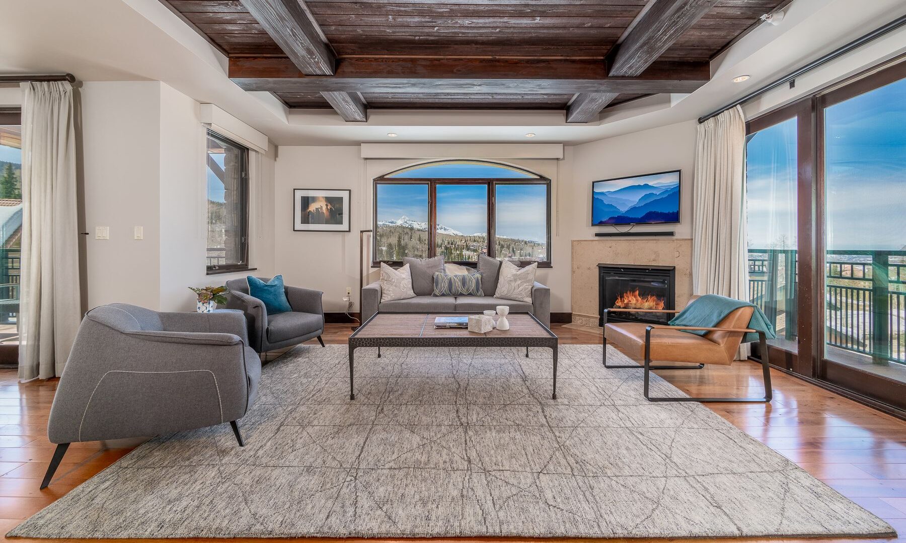 Lumière by Dunton gallery 1