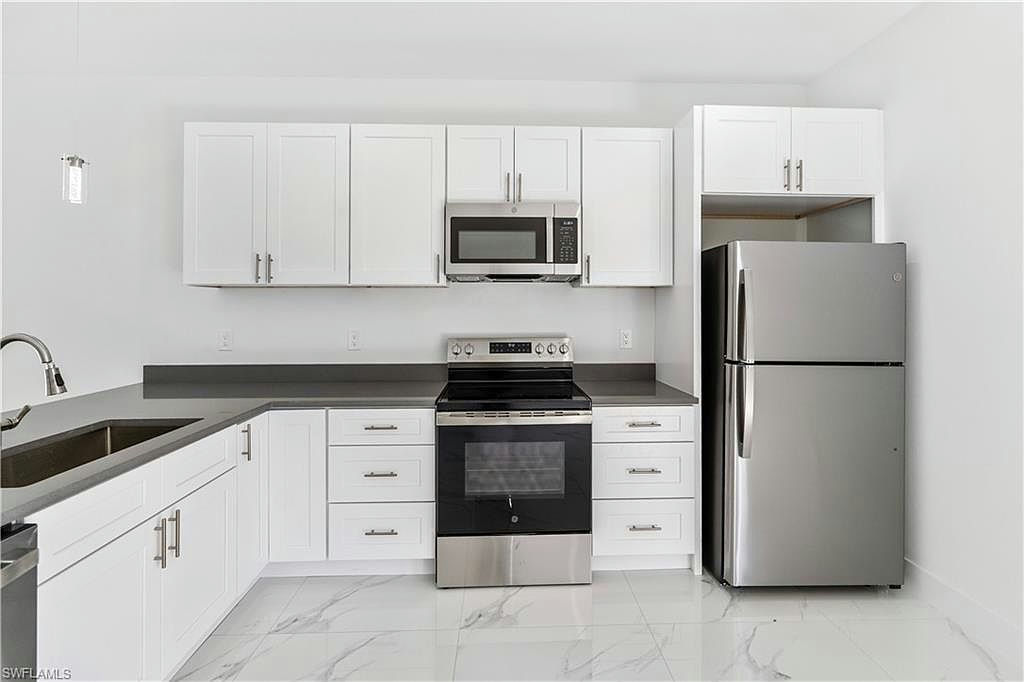 930 Hepburn AVE - Photo 18