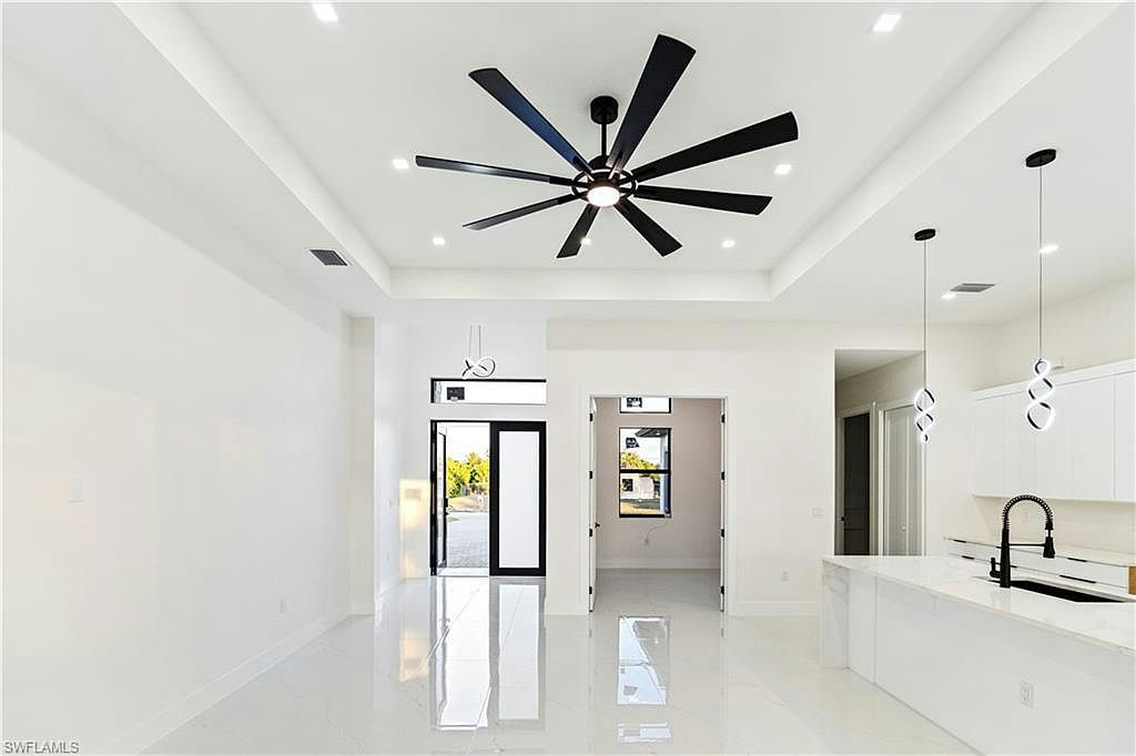 907 Sunniland BLVD - Photo 4