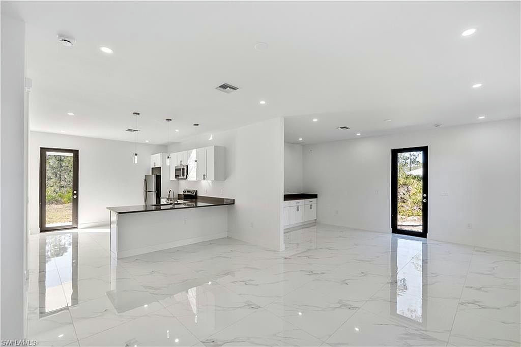 930 Hepburn AVE - Photo 13