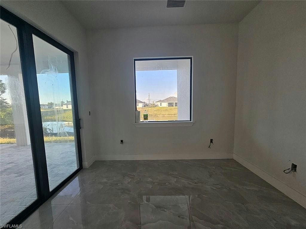 31 NW 19th TER - Photo 12