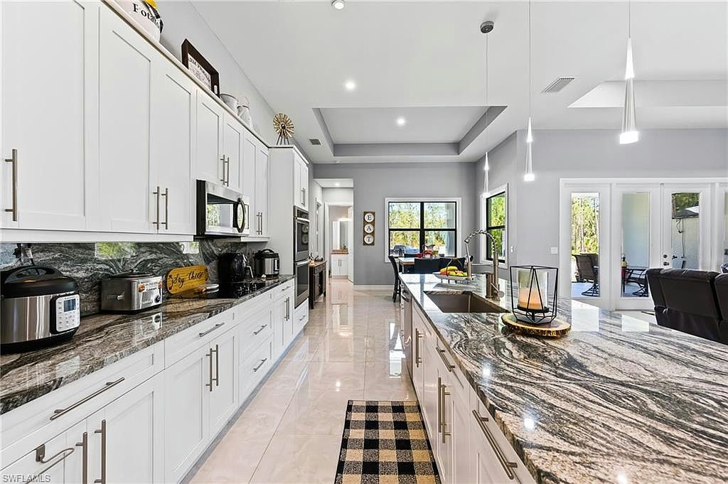 4063 8th AVE NE - Photo 21