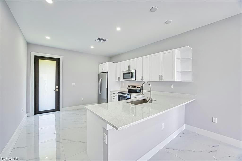 817/819 Eisenhower BLVD - Photo 11