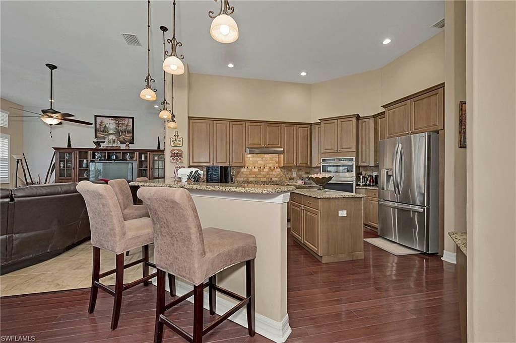 1640 GOLDEN GATE BLVD W - Photo 20