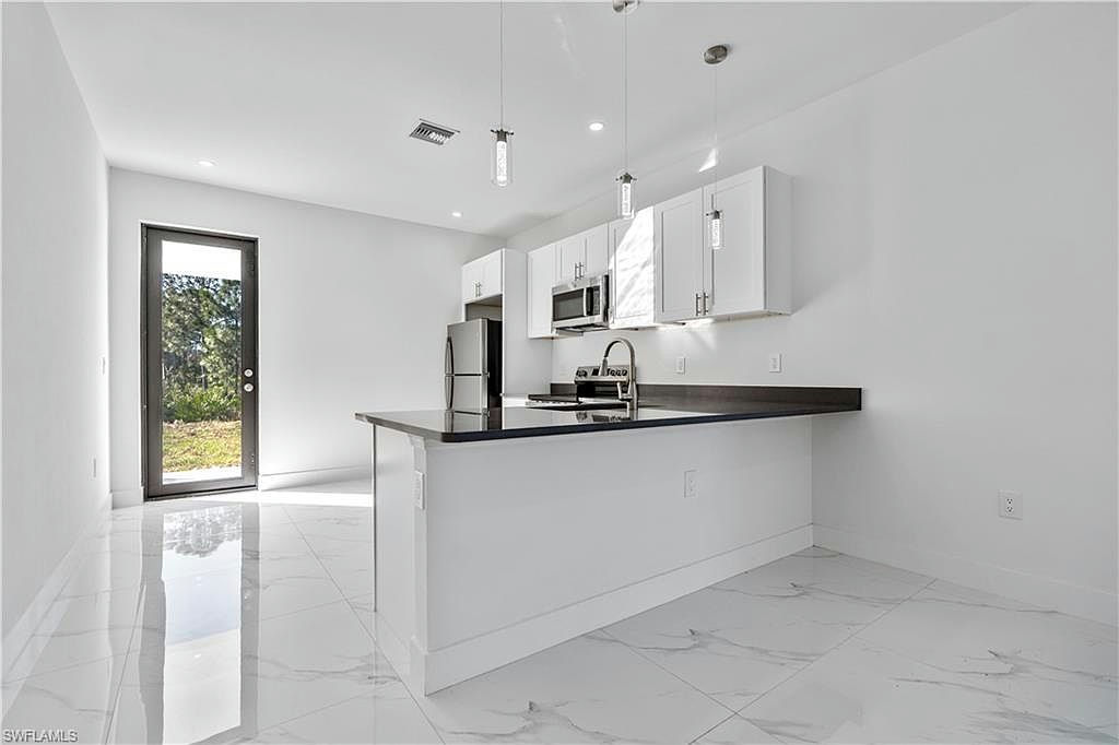 930 Hepburn AVE - Photo 22