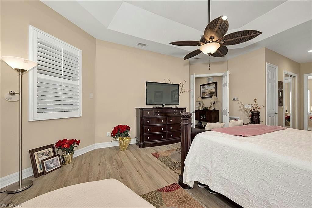 1640 GOLDEN GATE BLVD W - Photo 25