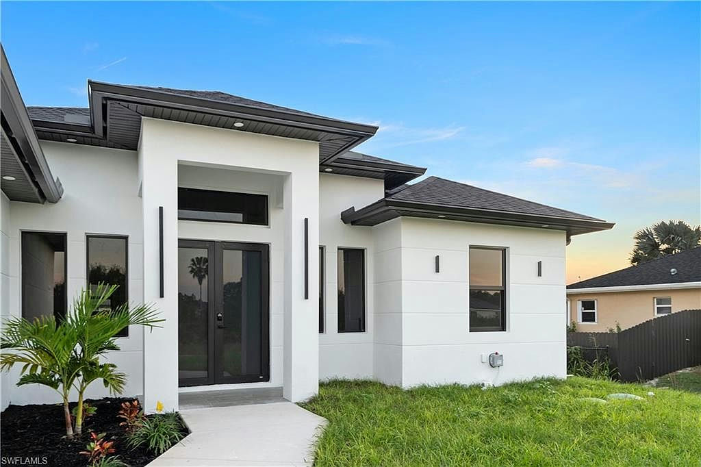 2714 24th ST W - Photo 3