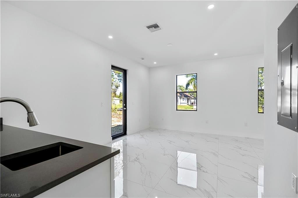 930 Hepburn AVE - Photo 24