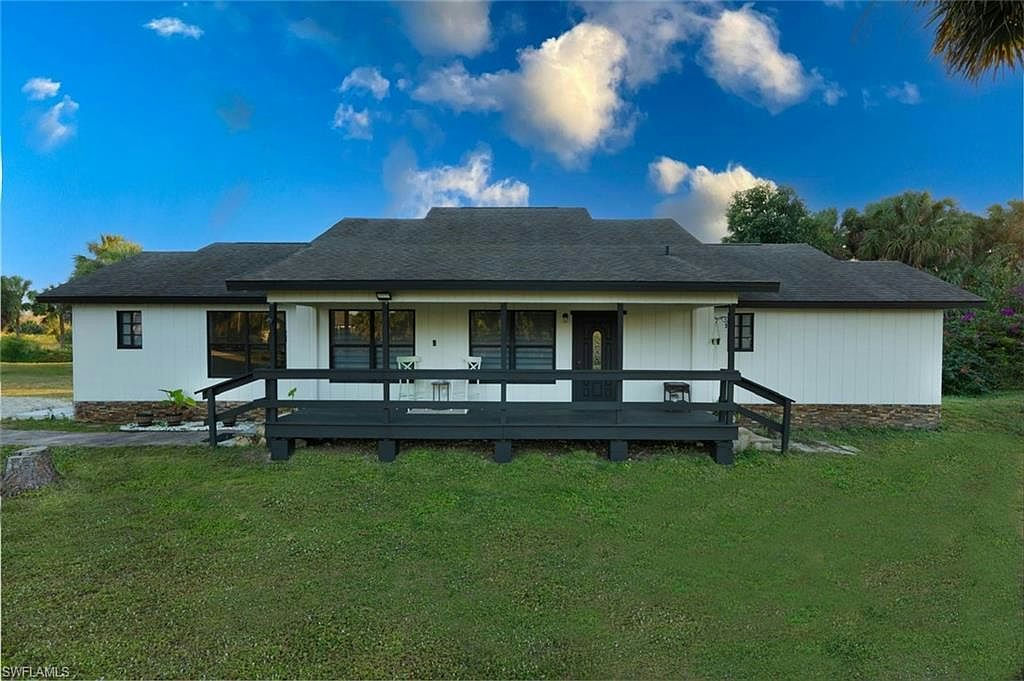 2630 18th AVE SE - Photo 1