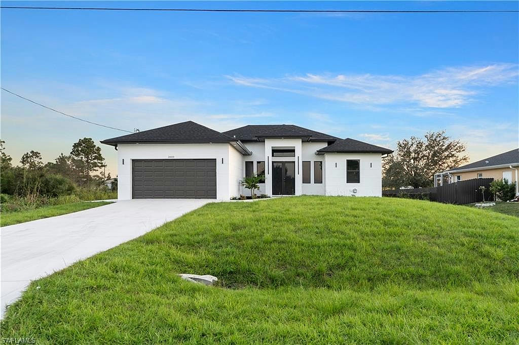 2714 24th ST W - Photo 2