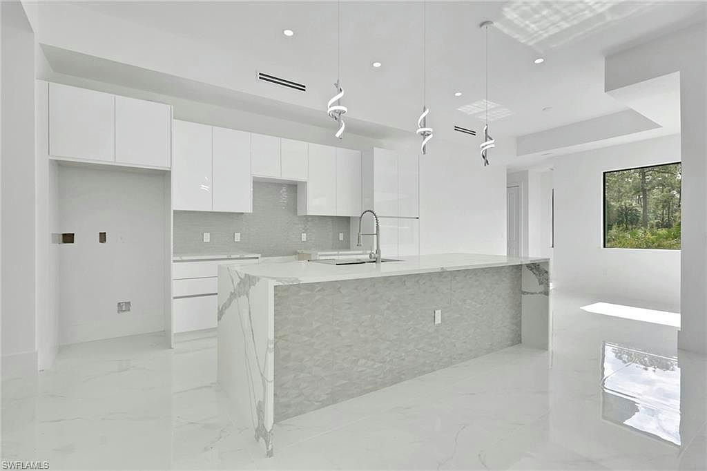 3780 6th AVE SE - Photo 9