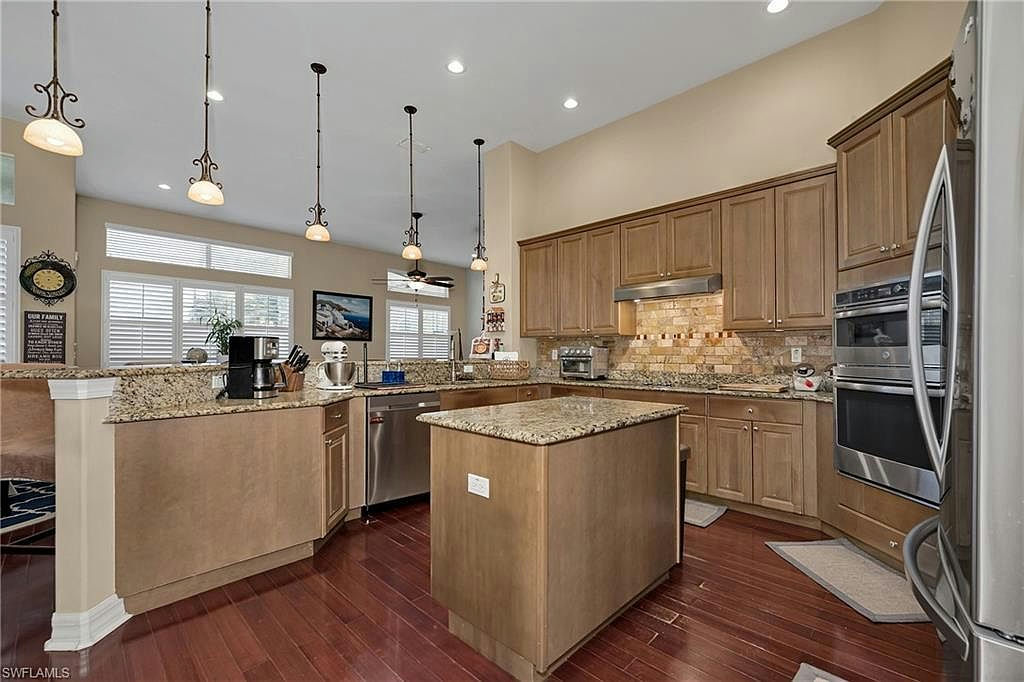 1640 GOLDEN GATE BLVD W - Photo 21