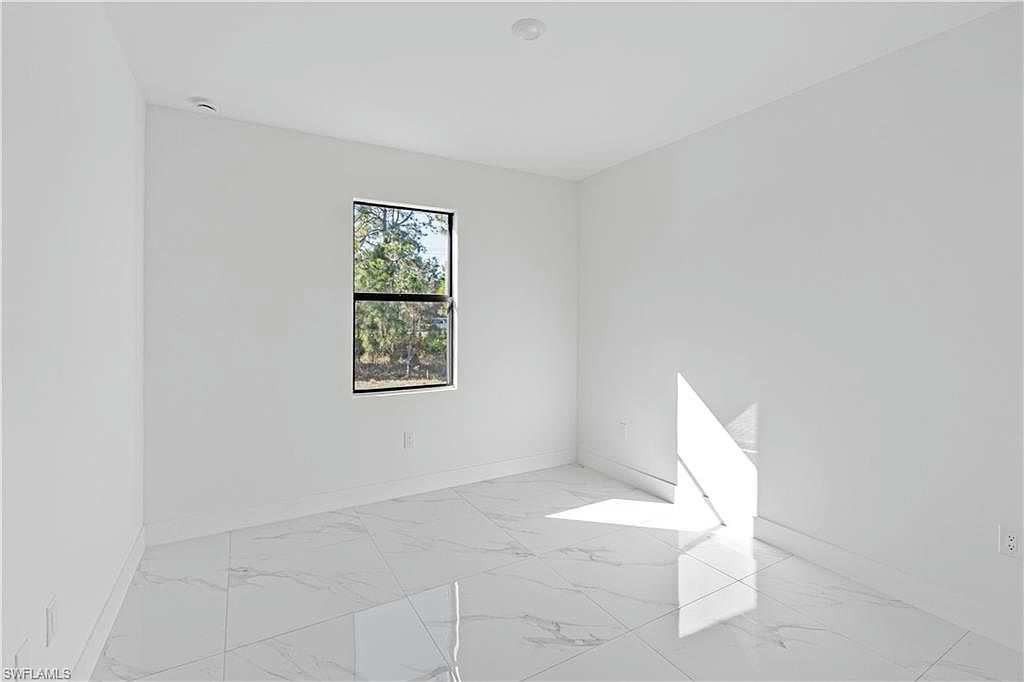 930 Hepburn AVE - Photo 33