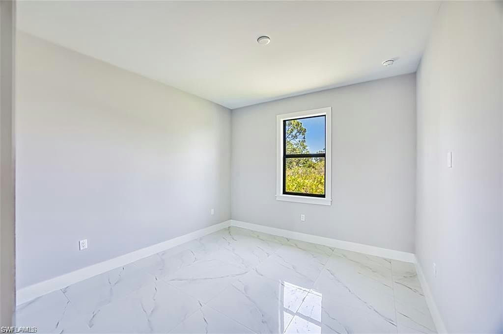 817/819 Eisenhower BLVD - Photo 15