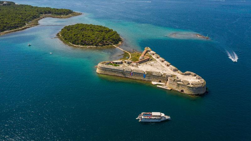 Nationalpark Krka & Wasserfälle mit dem Boot