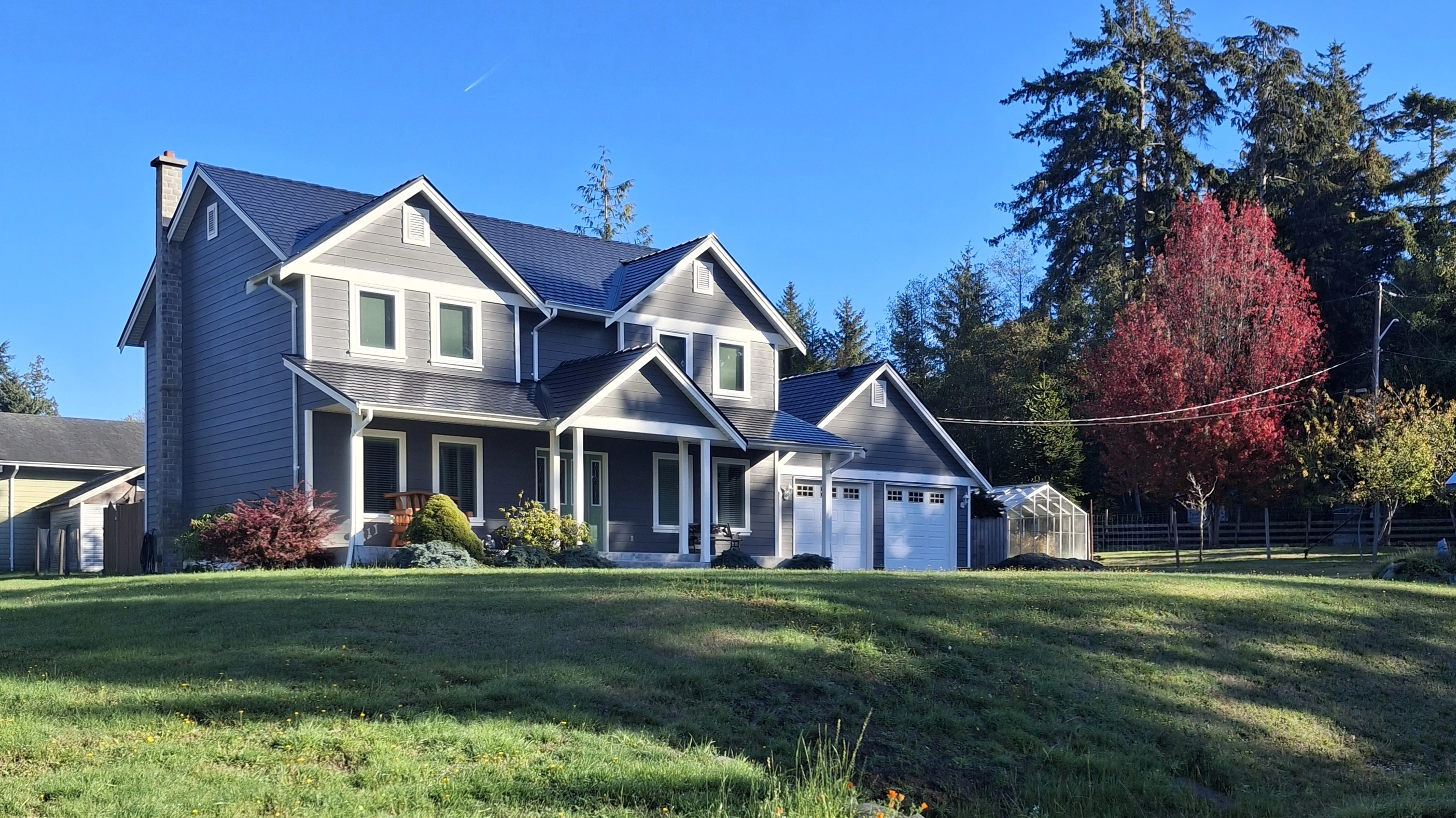 Interlock® Aluminum Slate Metal Roofing in Black – Sooke, BC