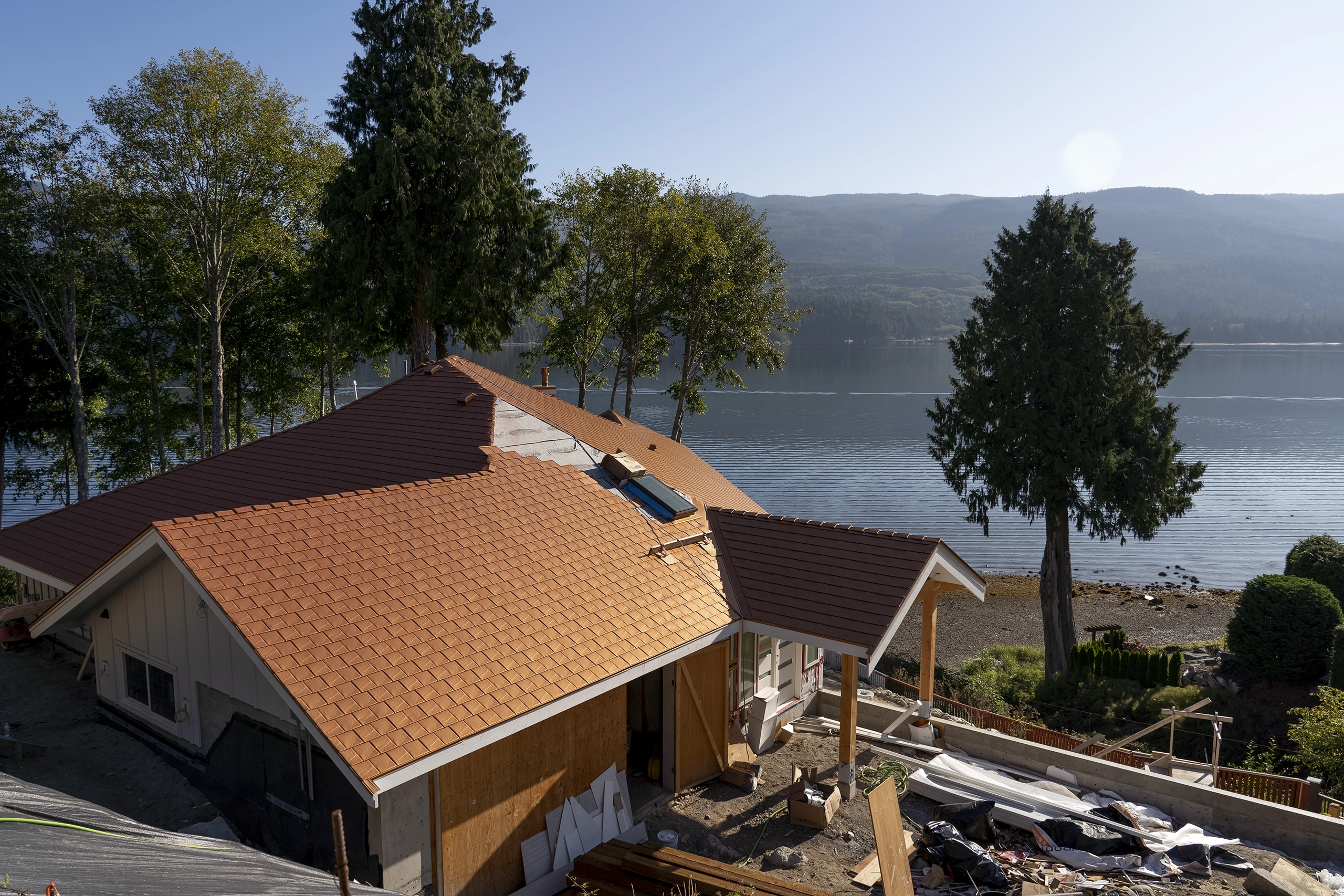 Interlock® Aluminum Slate Metal Roofing in Copper Penny – Sechelt, BC