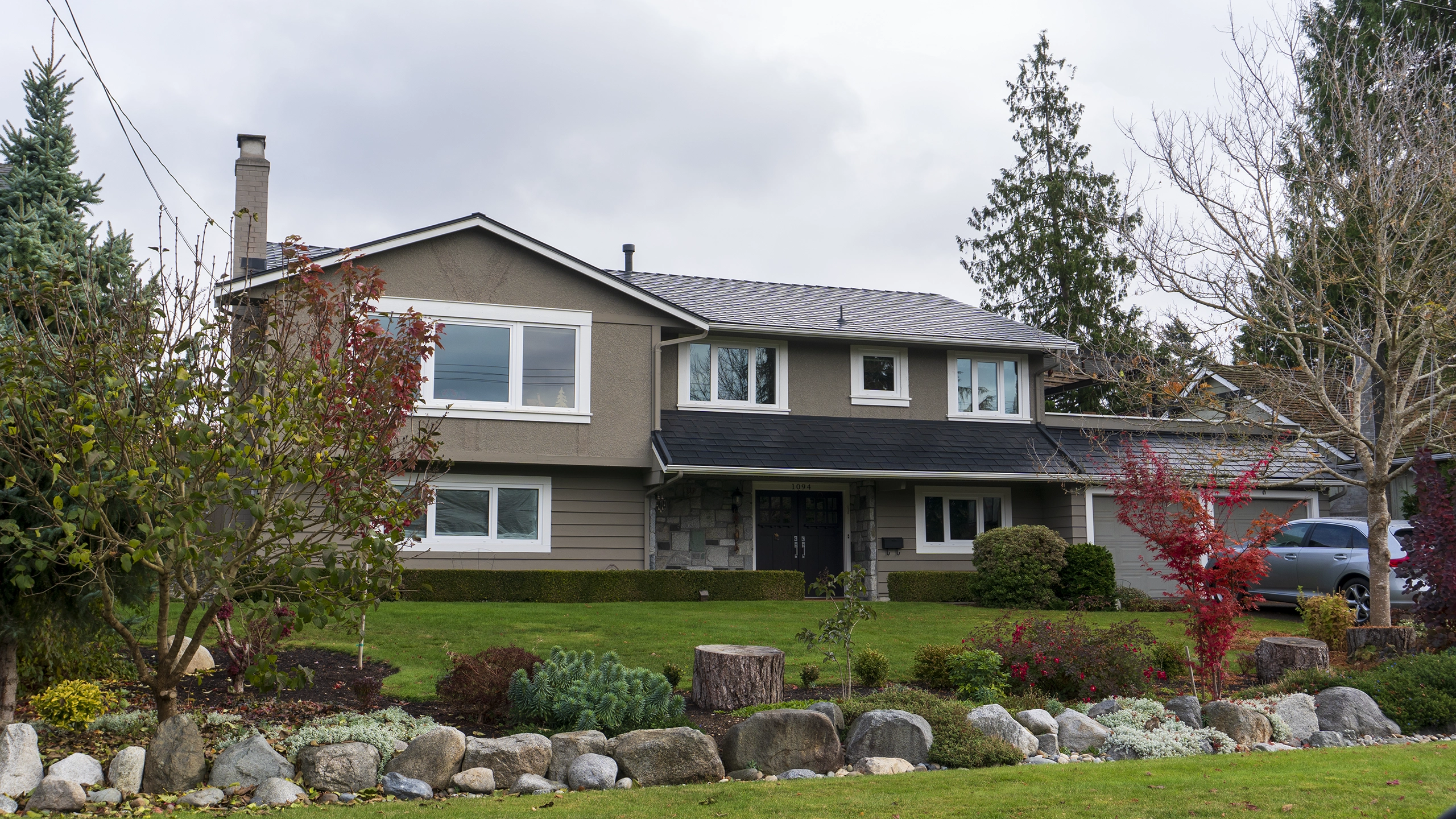 Interlock® Aluminum Shingle Metal Roofing in Black – Delta, BC