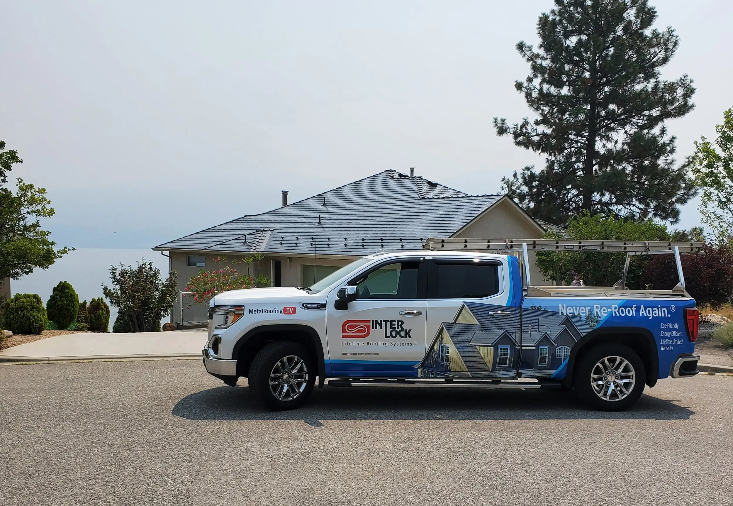 Interlock® Aluminum Slate Metal Roofing in Deep Charcoal – West Kelowna, BC