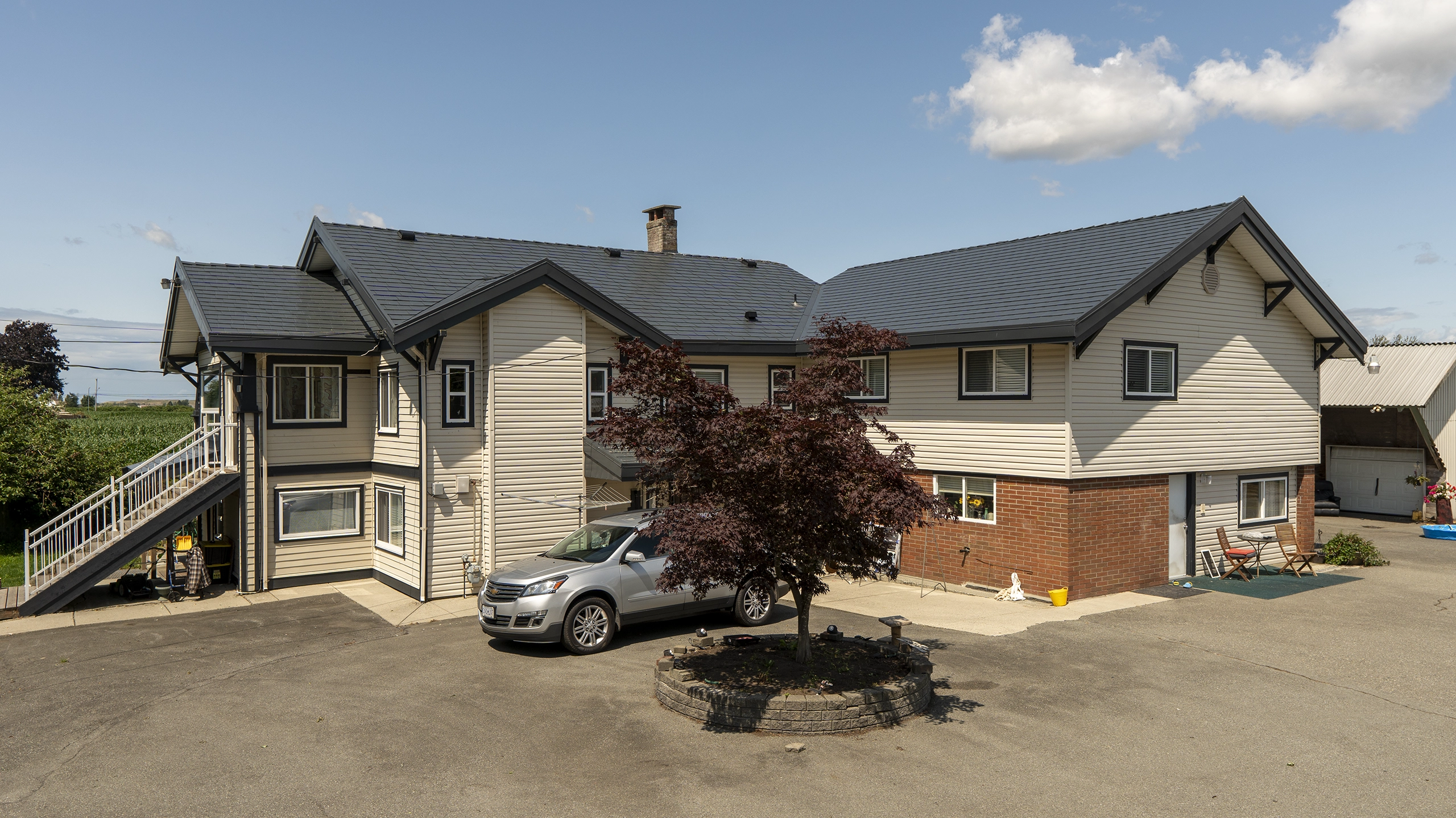 Interlock® Aluminum Slate Metal Roofing in Deep Charcoal – Delta, BC