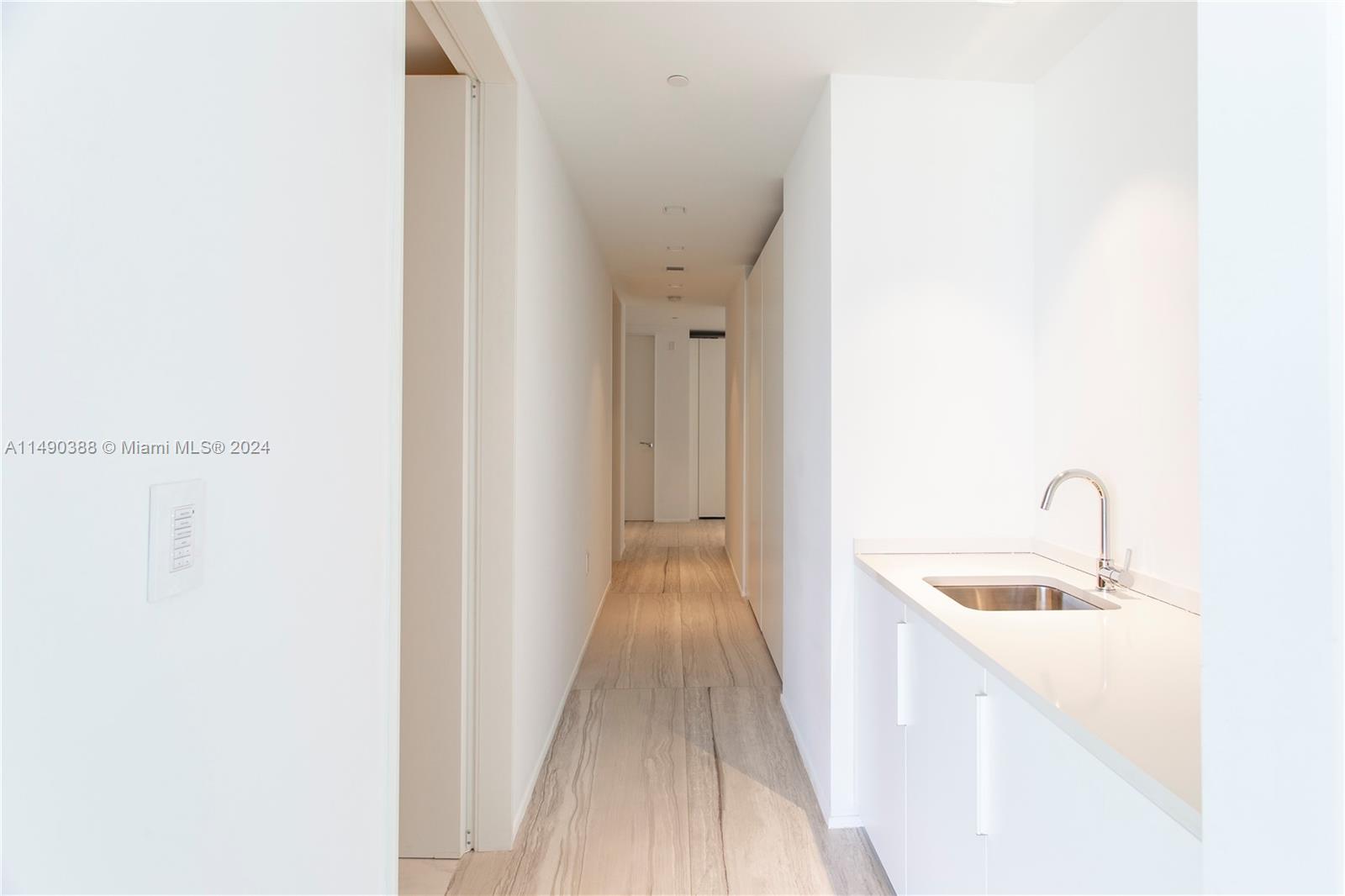 Real estate property located at 1000 Biscayne Blvd #1002, Downtown, Miami, Florida