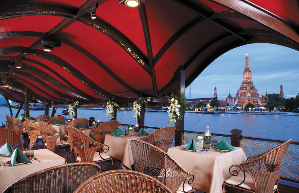 Anantara-Riverside-Bangkok-Resort-4.jpg