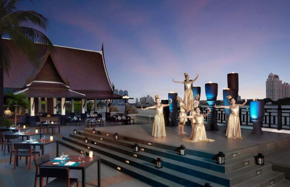 Anantara-Riverside-Bangkok-Resort-5.jpg