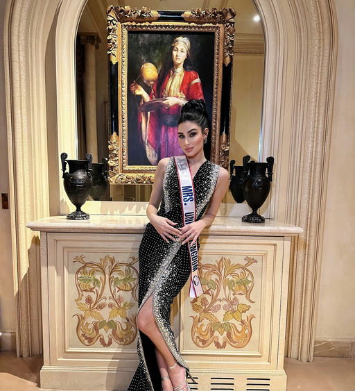 Leen Clive gallery photo