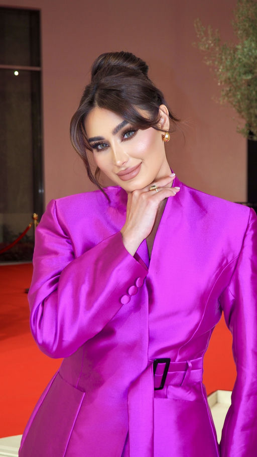 Leen Clive gallery photo