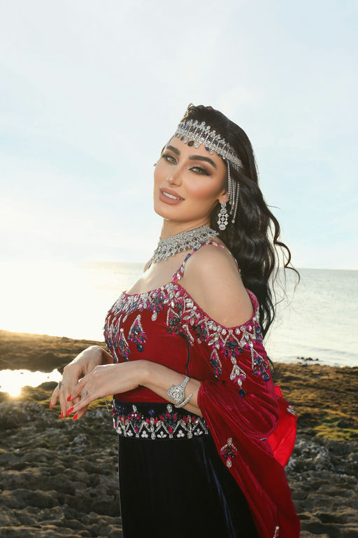 Leen Clive gallery photo