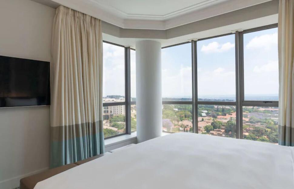 Radisson-Blu-Hotel-Sandton-12.jpg