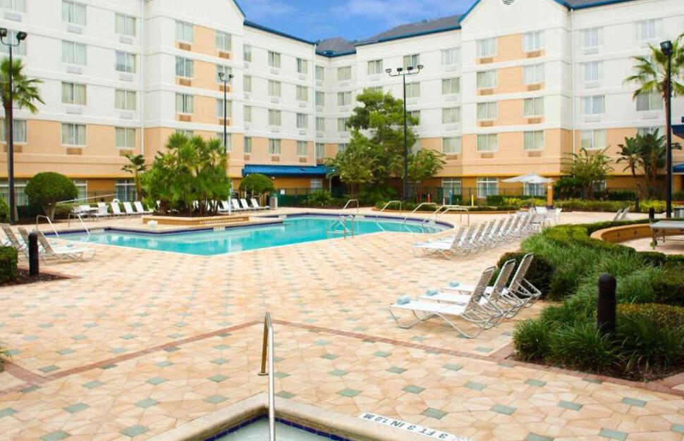 Fairfield-Inn-In-Marriott-Village-at-Lake-Buena-Vista-4.jpg