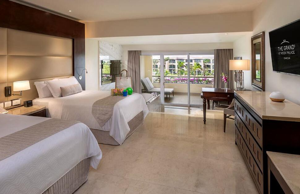 Moon-Palace-The-Grand-Cancun-1.jpg