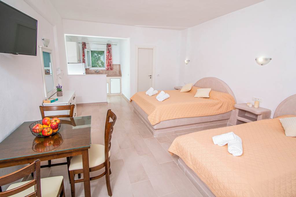 JTR_82893_Hotel_Gardenia_Santorini_1023_05.jpg