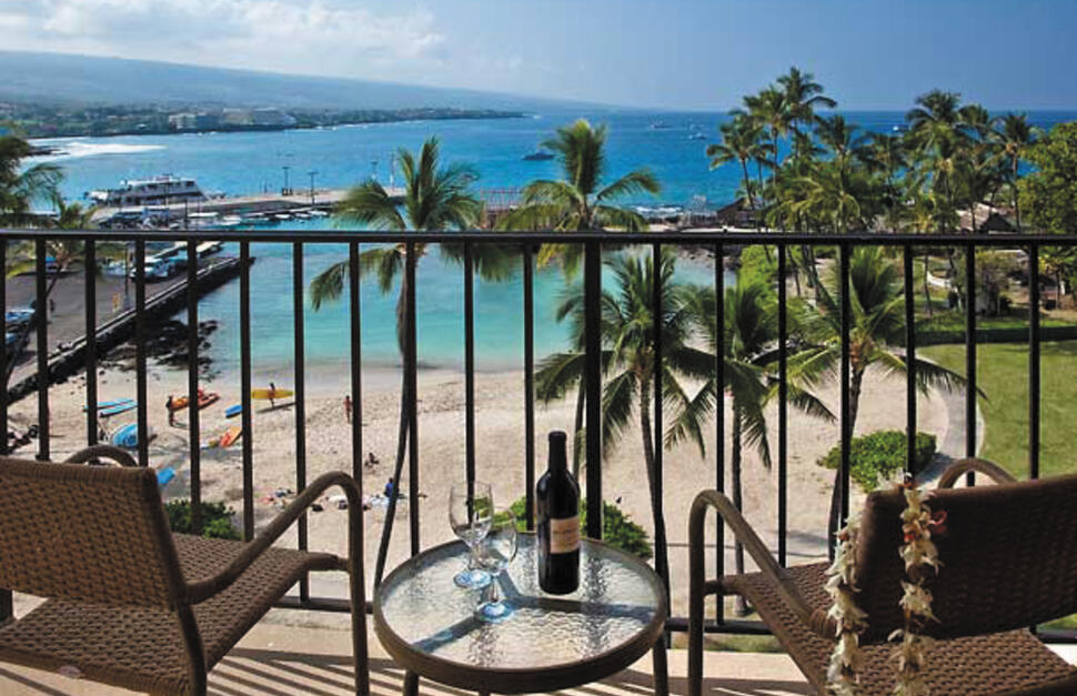 Courtyard-by-Marriott-King-Kamehamehas-Kona-Beach-2.jpg